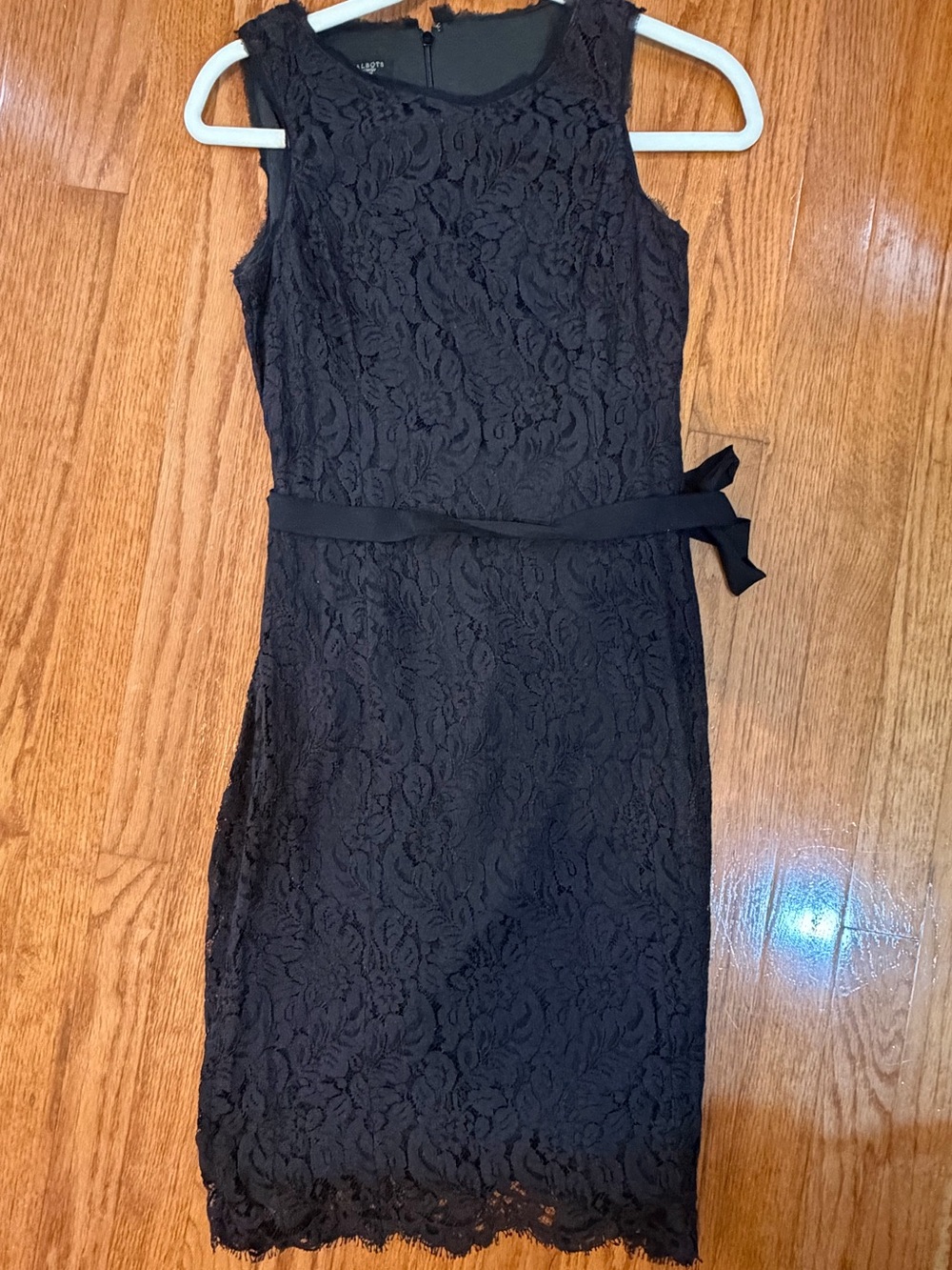 Talbot: Black Floral Lace Dress